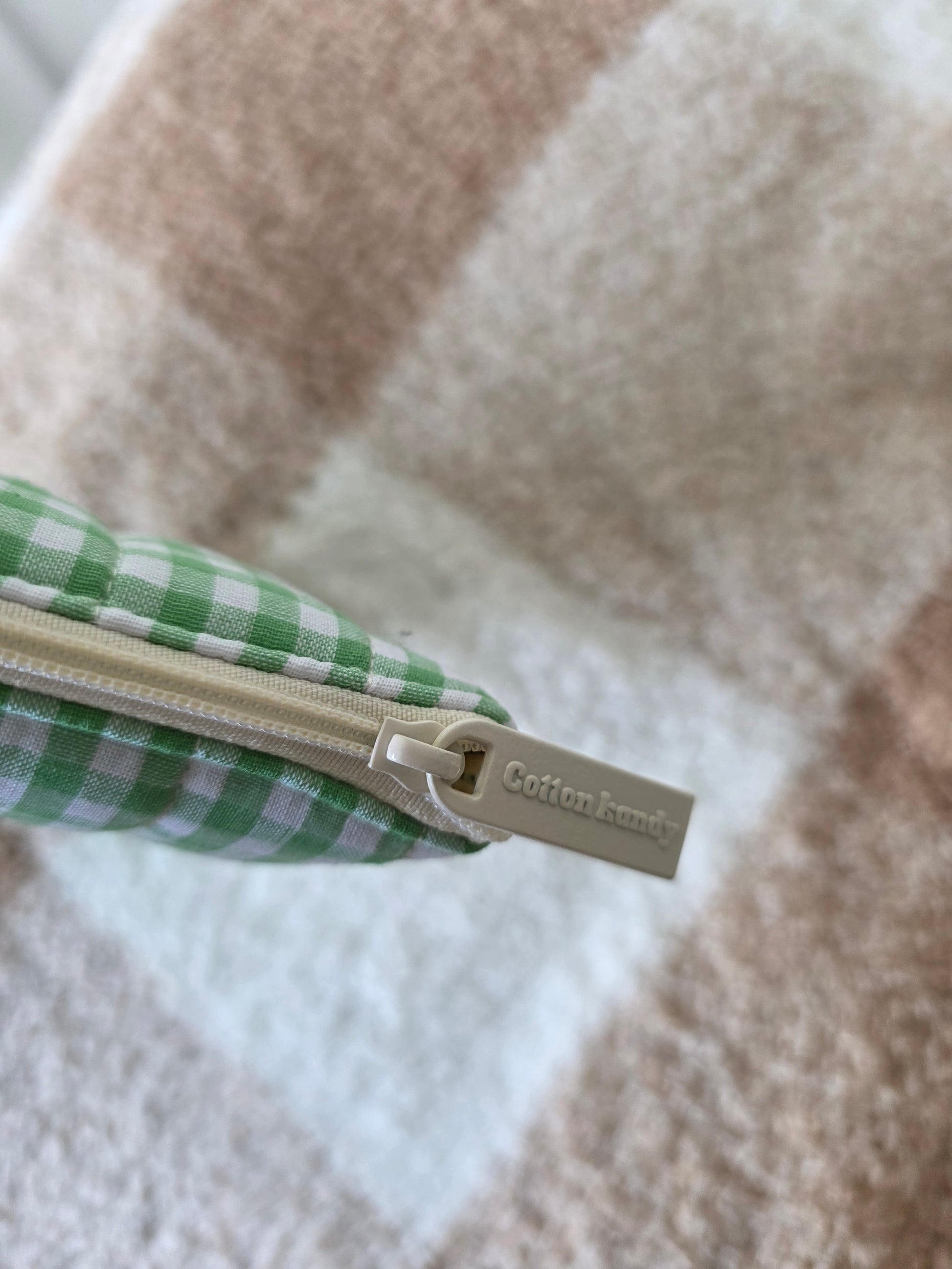 kindle pouch - Gingham green
