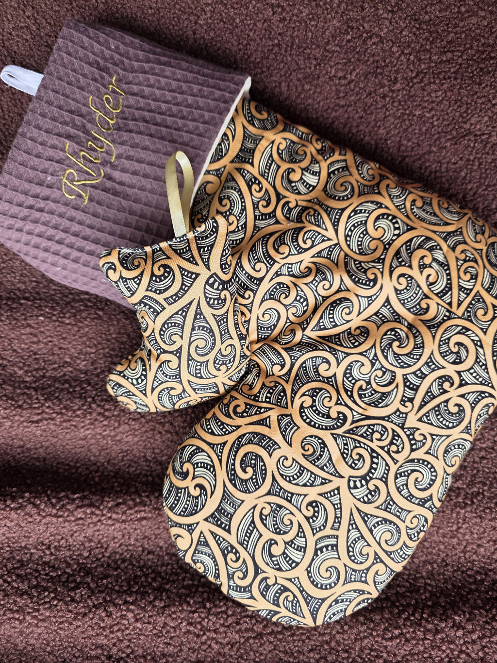 Black & gold koru christmas stocking