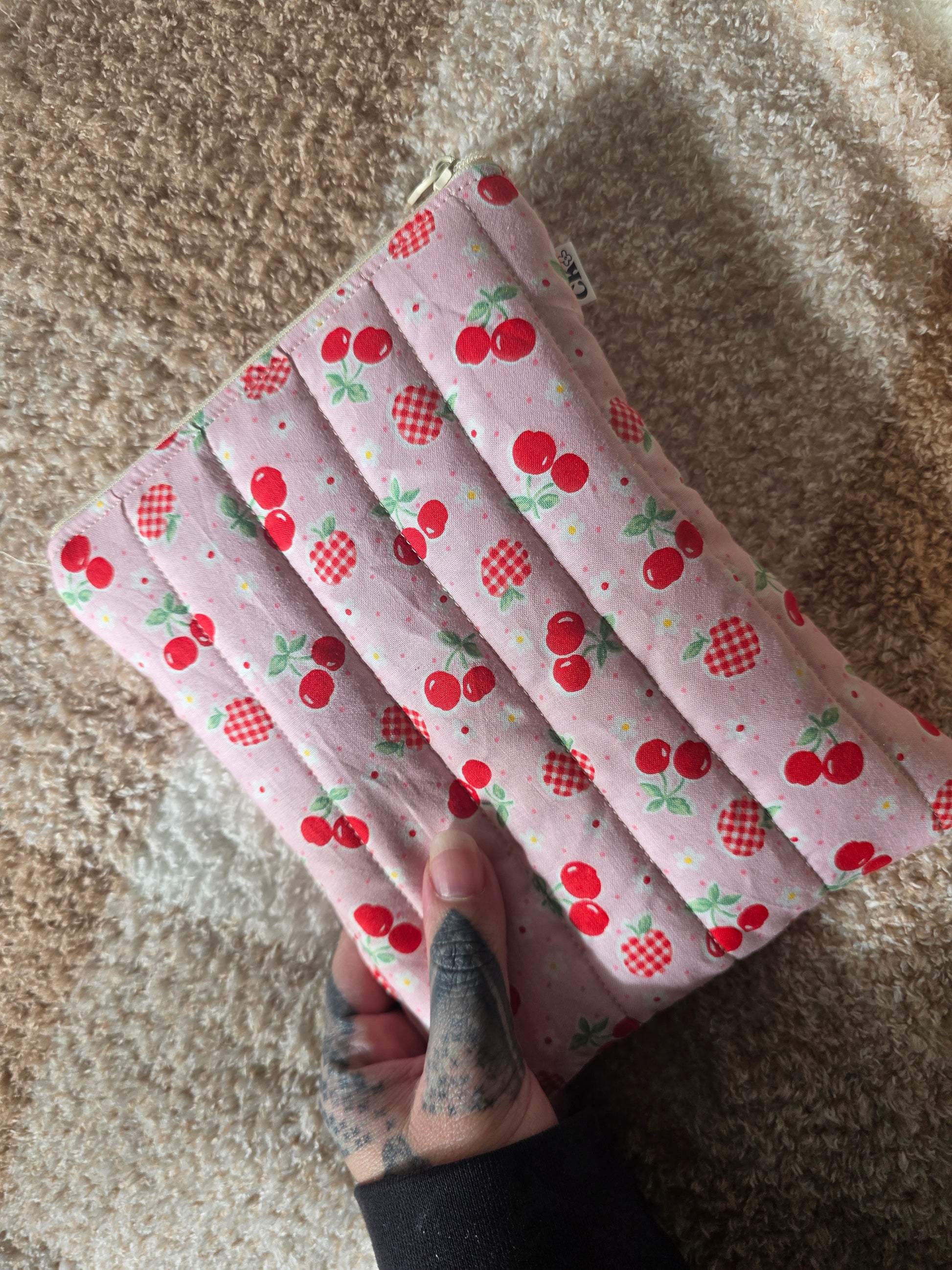 kindle pouch - Cherry