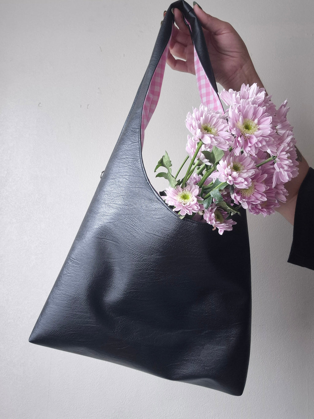 Noir carry all tote