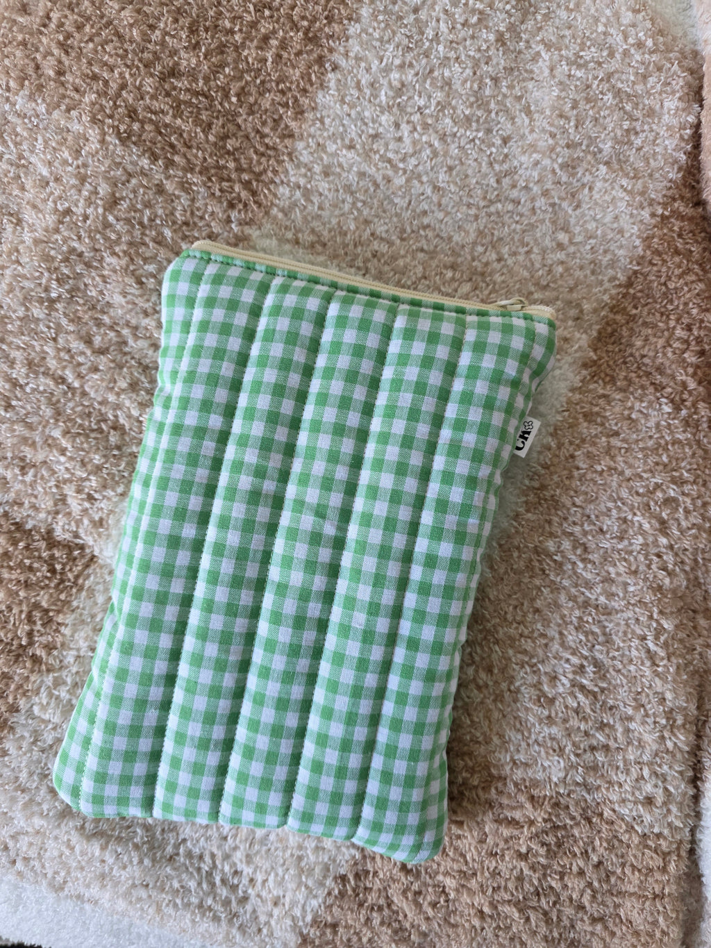 kindle pouch - Gingham green