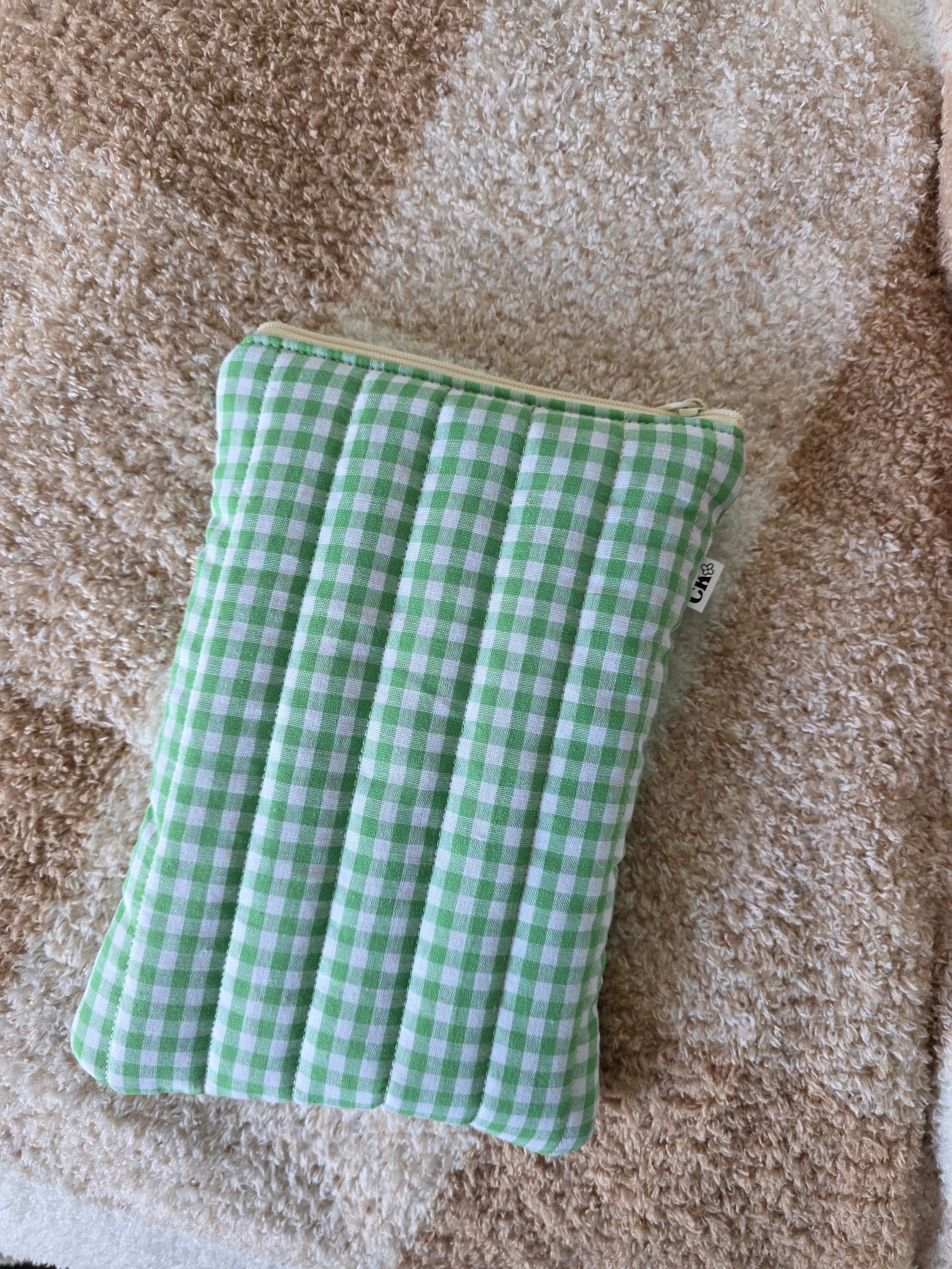 kindle pouch - Gingham green