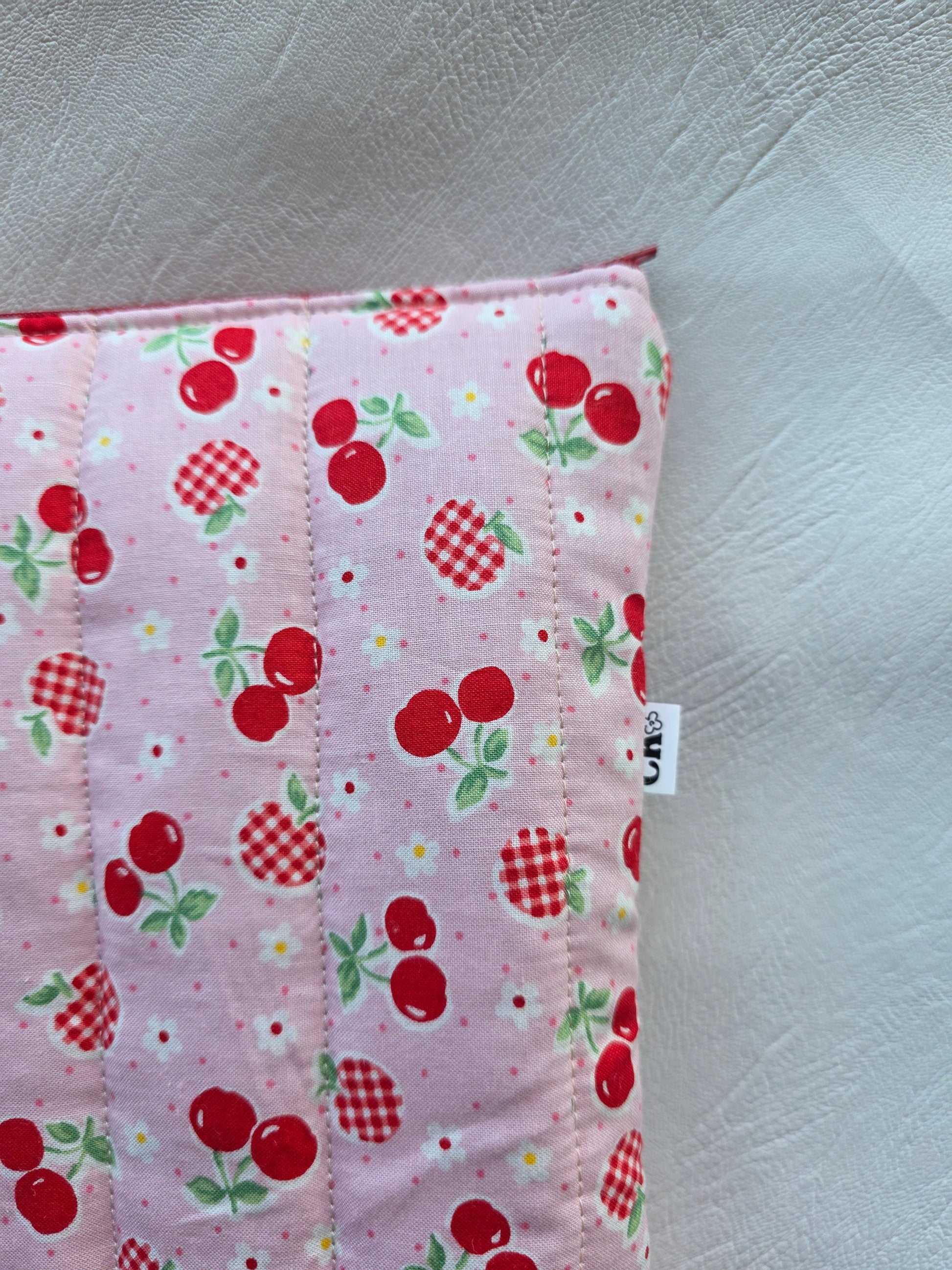 Ipad sleeve - Cherry