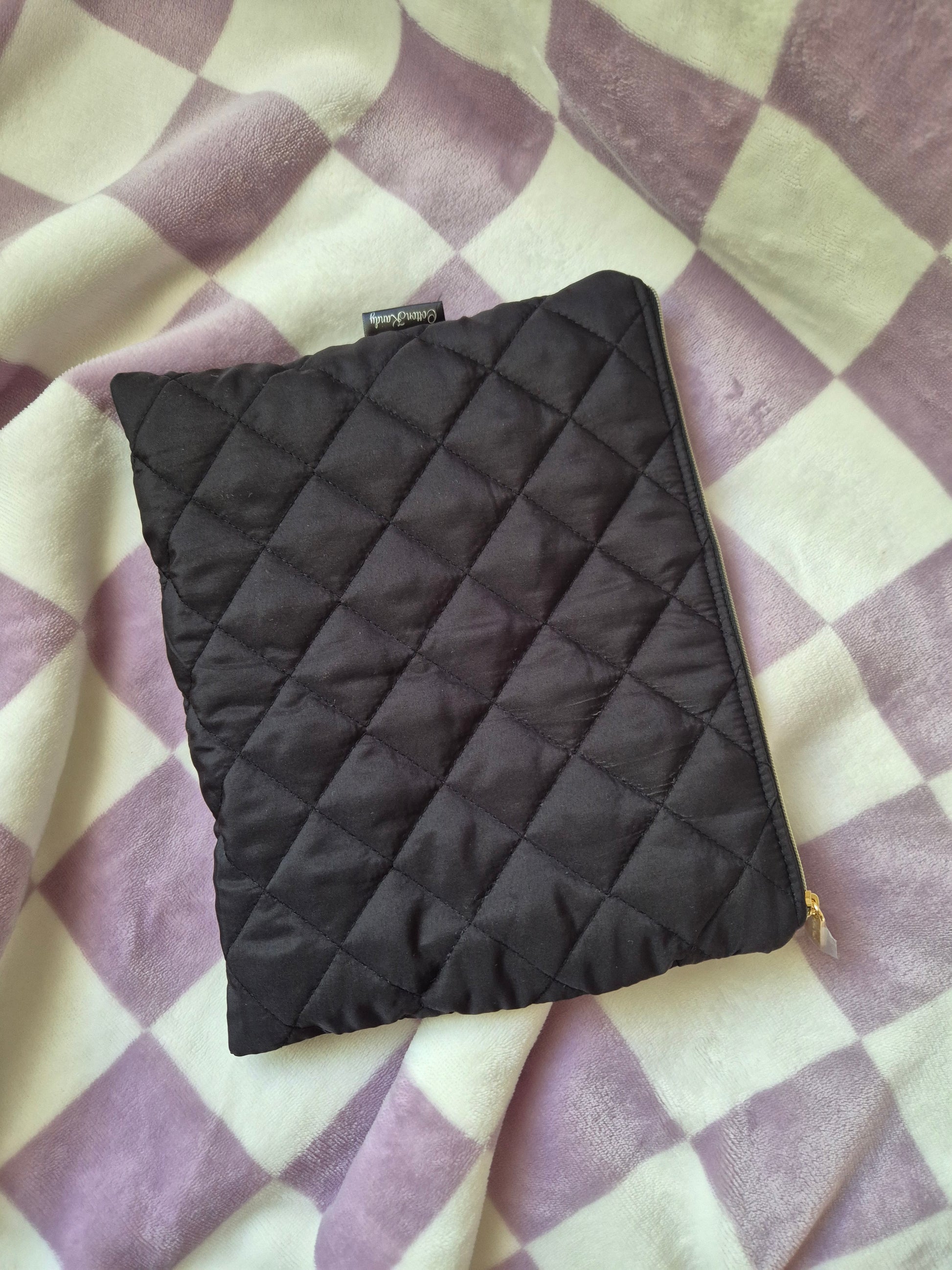 Quilted pouch - old label