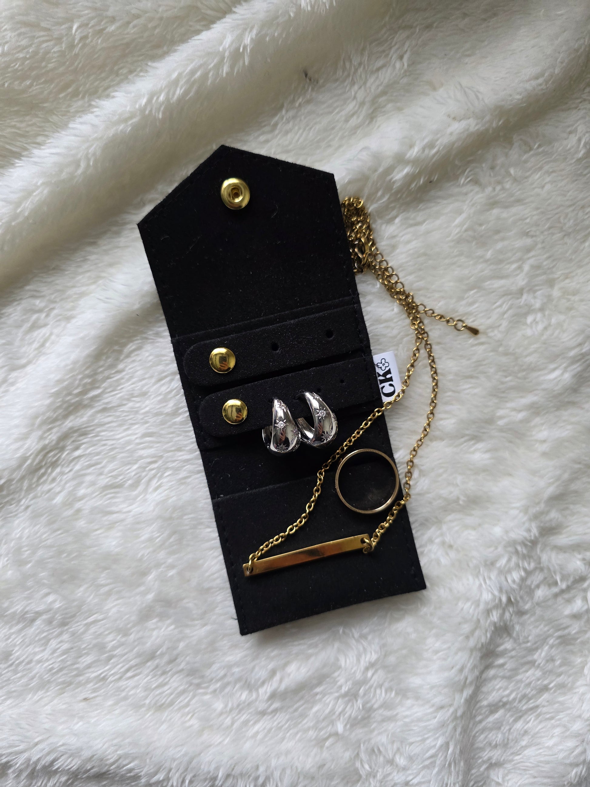 Travel jewellery pouch