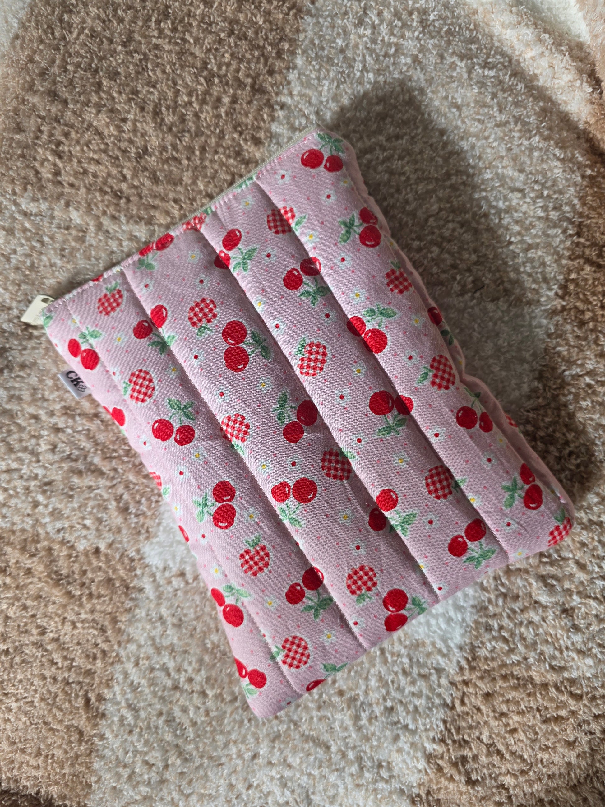 kindle pouch - Cherry