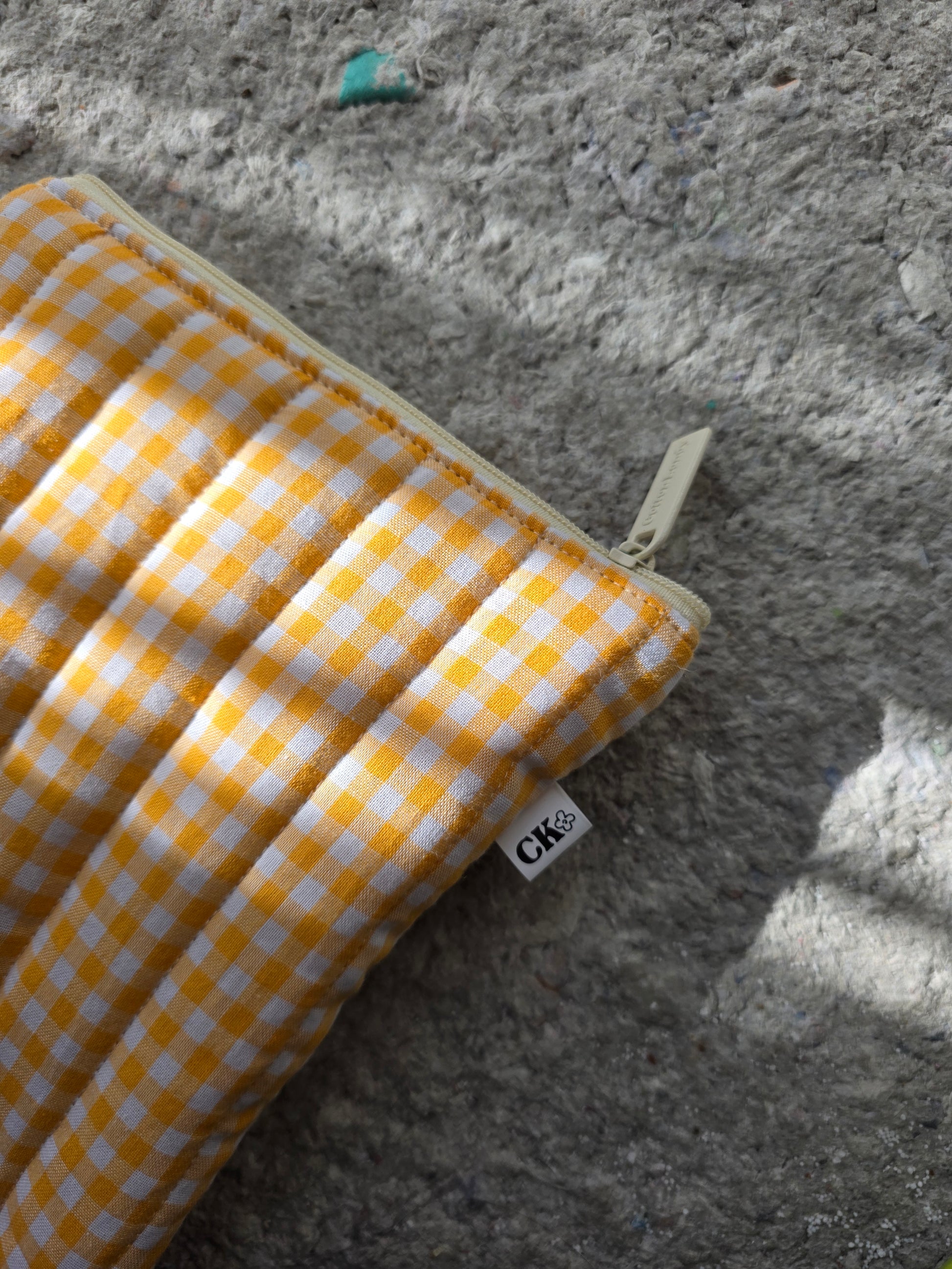 kindle pouch - Gingham yellow