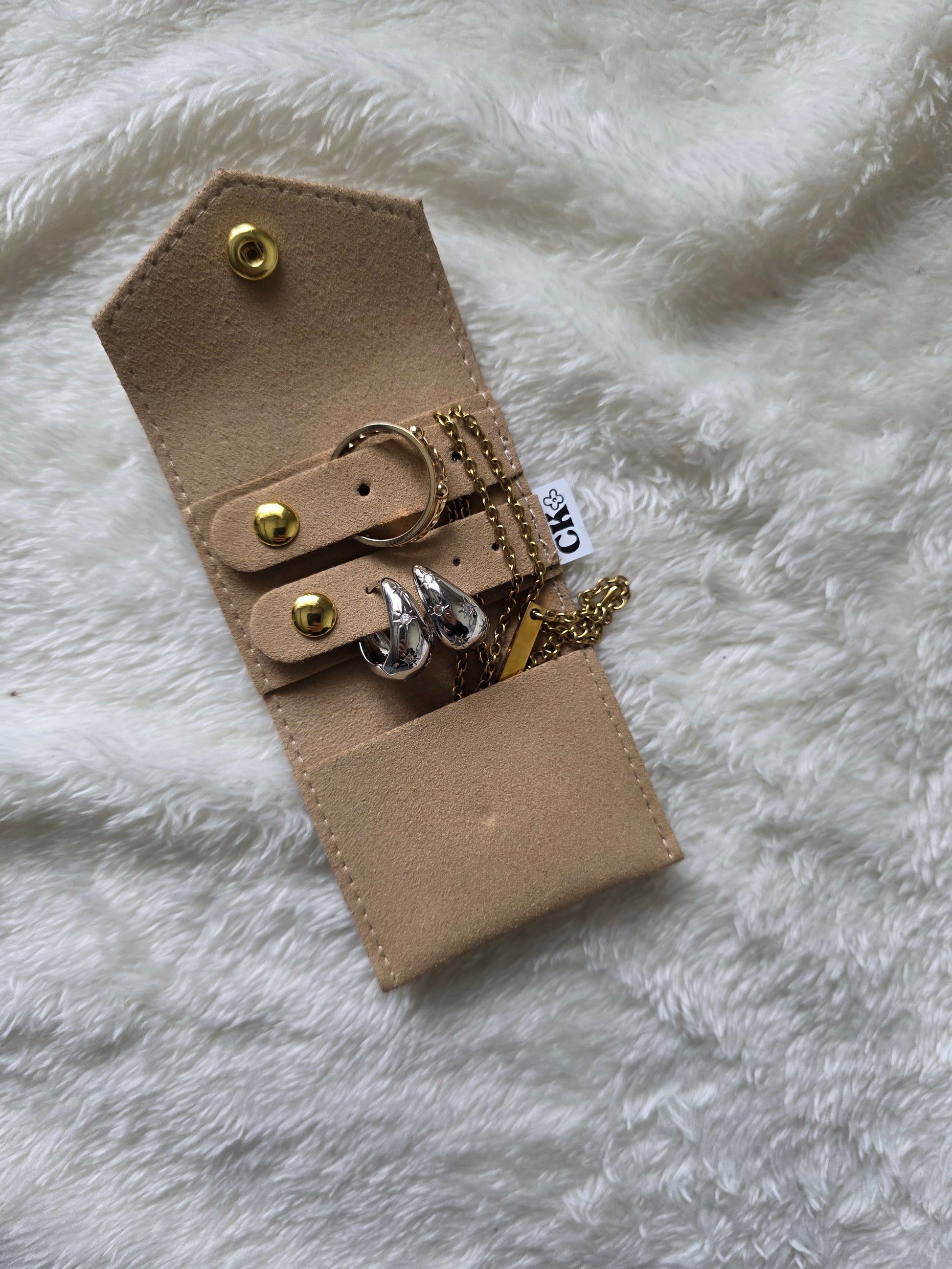 Travel jewellery pouch