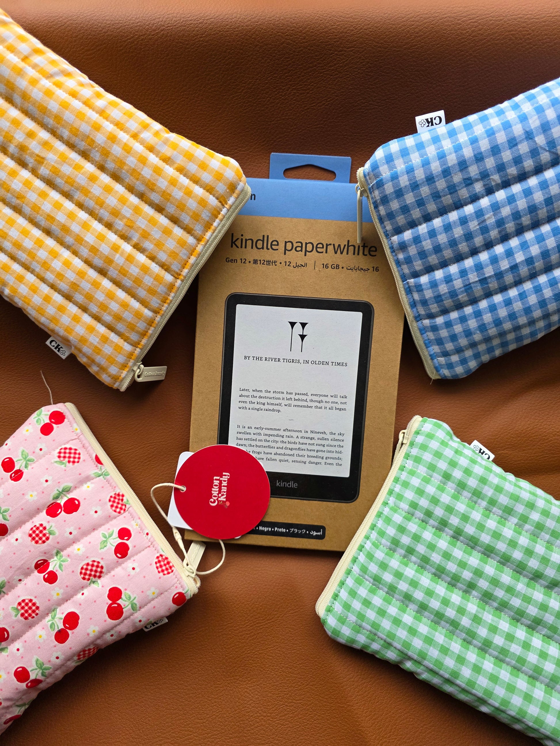 kindle pouch - Cherry