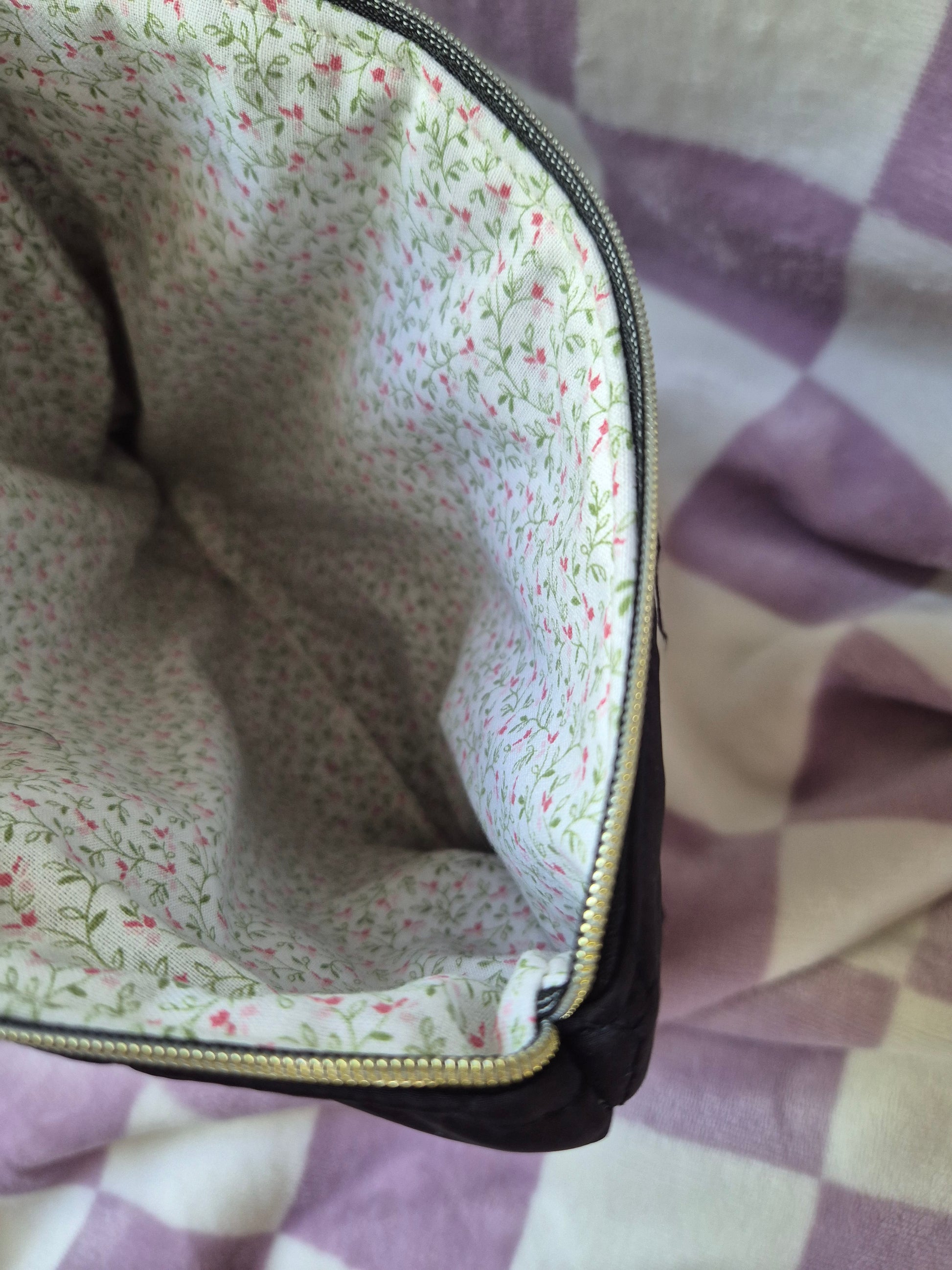 Quilted pouch - old label